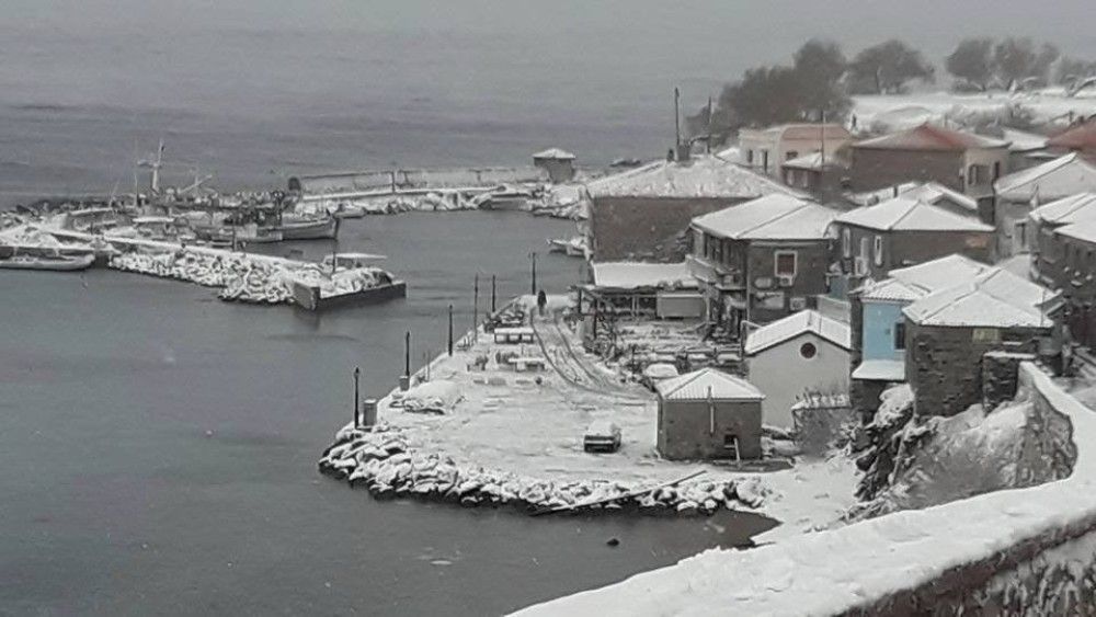 &#8220;Ηφαιστίων&#8221;: Χιονίζει στη Λέσβο