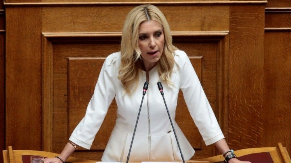 Φωτεινή Αραμπατζή: Βούρκωσε από το βήμα της βουλής για την Παρθένα Κουτμερίδου