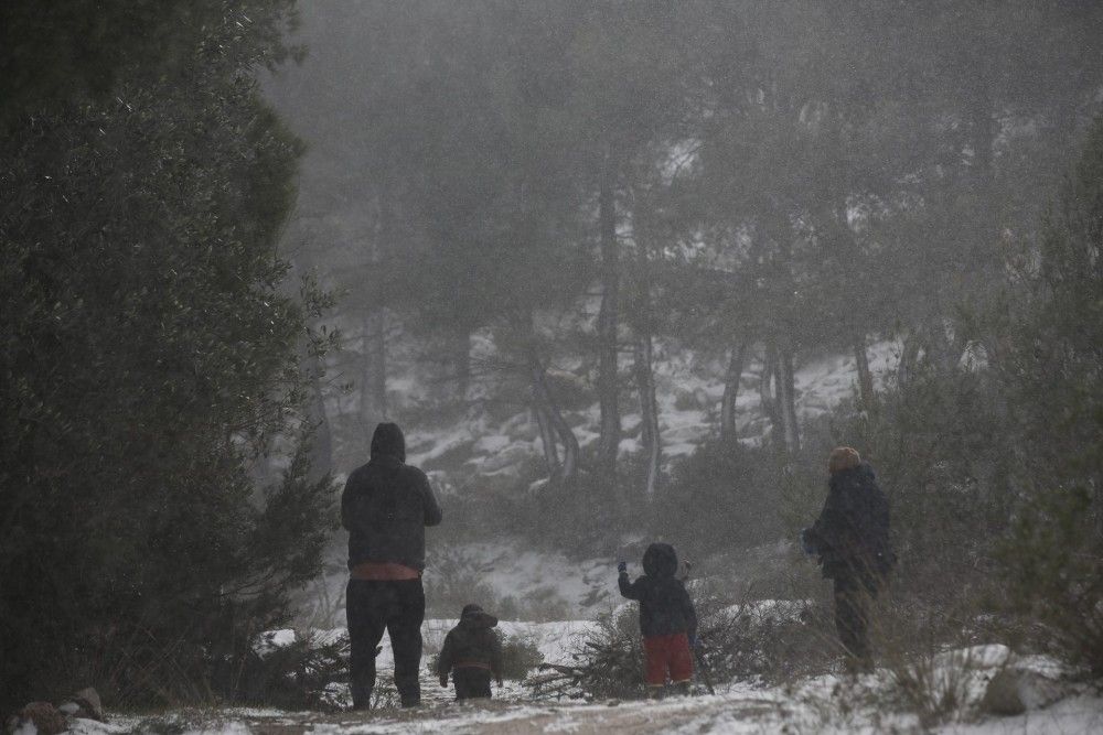 Παγώνει τη χώρα η κακοκαιρία &#8220;Ελπίδα&#8221;-Πολικές θερμοκρασίες και πυκνές χιονοπτώσεις