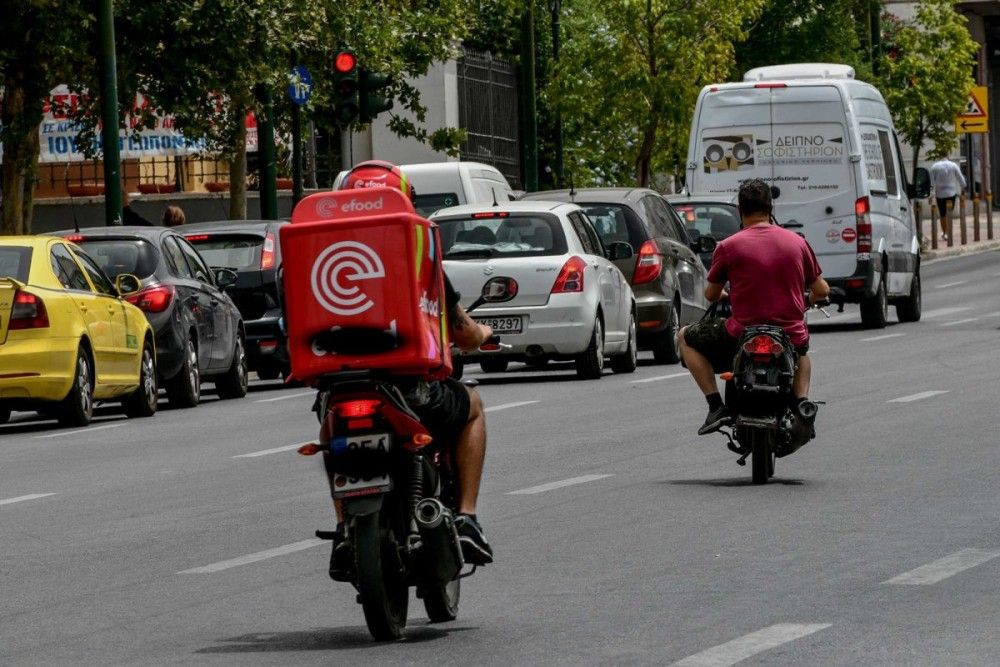 Κακοκαιρία Ελπίς: Αποσύρει τους delivery η efood