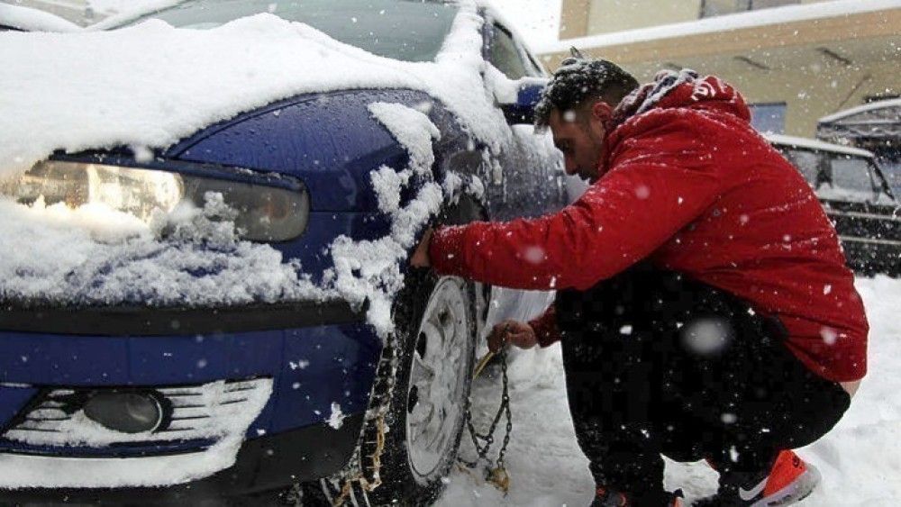 Οδήγηση σε συνθήκες παγετού ή χιονόπτωσης