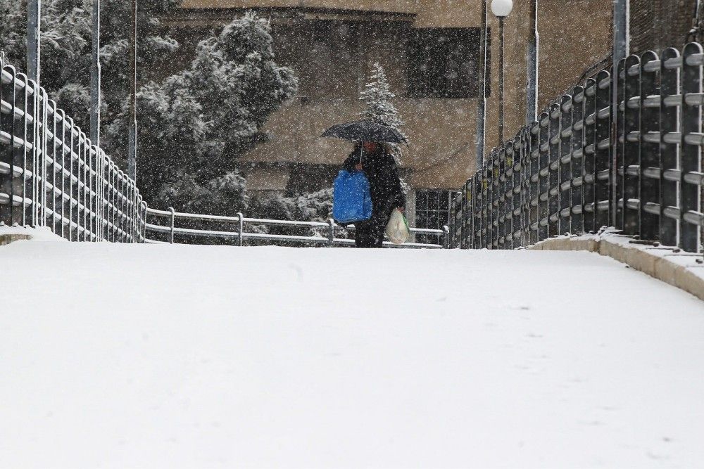 Κακοκαιρία: Έκλεισαν στις 12:00 οι δημόσιες υπηρεσίες