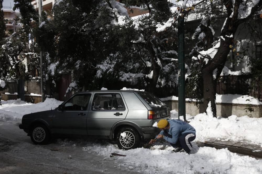 Στους 80 πόντους το χιόνι στο Χαλάνδρι