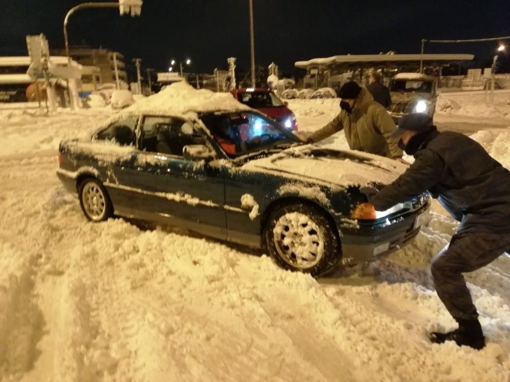 Εντυπωσιακό: 4.000 ΙΧ εγκλωβίστηκαν στην Αττική Οδό,12.000 οι αιτήσεις για τις αποζημιώσεις