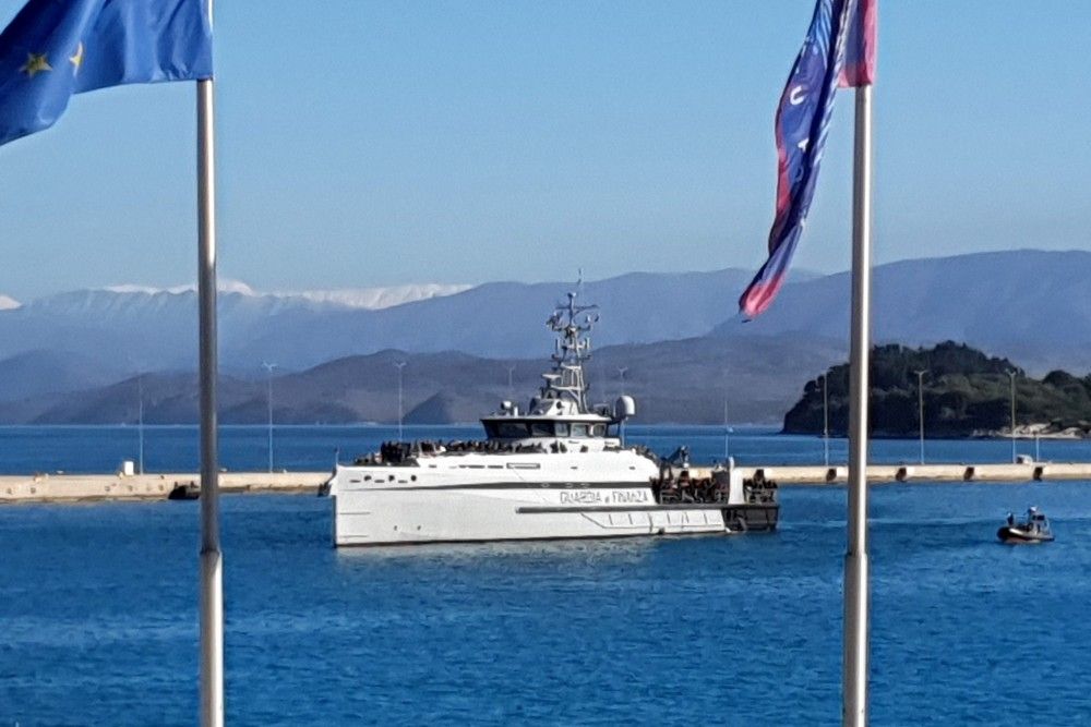 Πυρκαγιά στο Euroferry Olympia: Οι Ένοπλες Δυνάμεις στην επιχείρηση διάσωσης