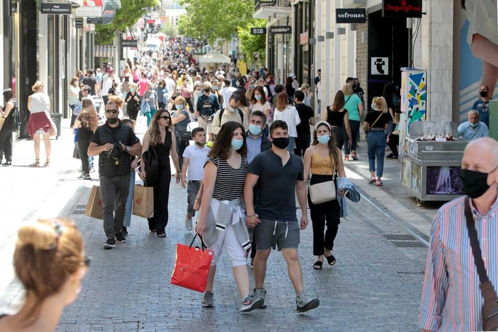 Τέλος οι μάσκες από σήμερα στους εξωτερικούς χώρους