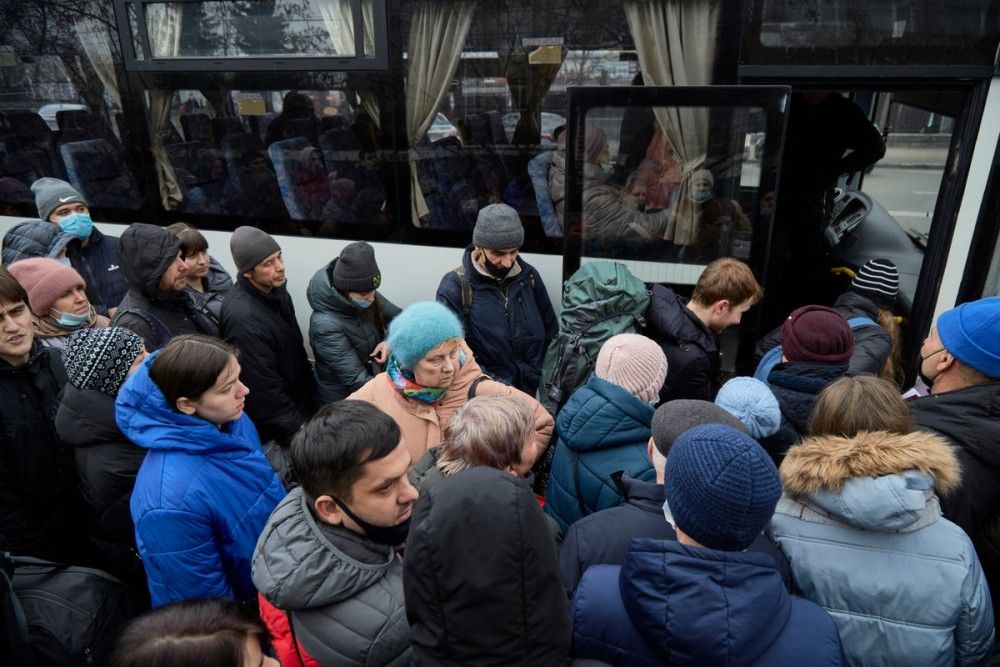 Εισβολή στην Ουκρανία: Σχεδόν 13.000 άνθρωποι απομακρύνθηκαν από διάφορες πόλεις