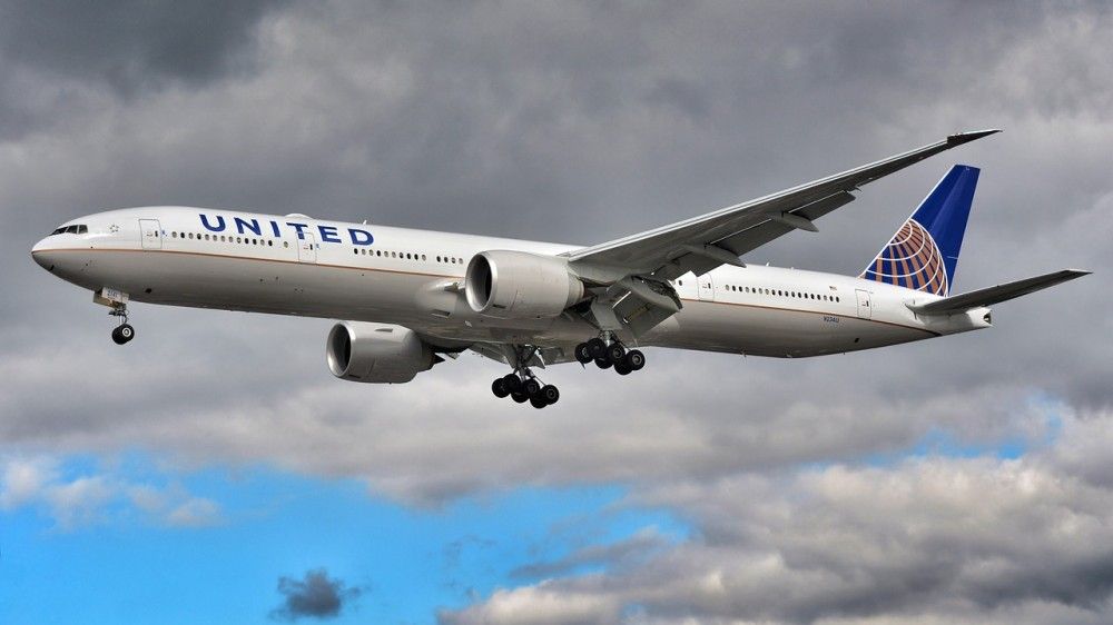 ΗΠΑ: Η United Airlines ανέστειλε προσωρινά τις πτήσεις της εντός του ρωσικού εναέριου χώρου