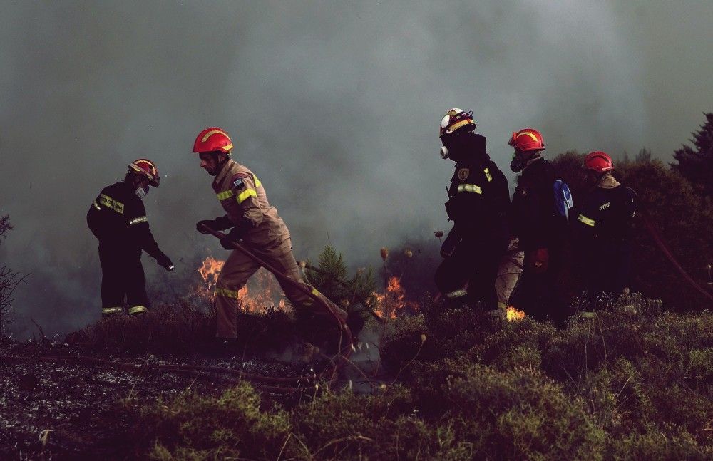 Ενισχύσεις από την Αθήνα για τη φωτιά στη Σάμο