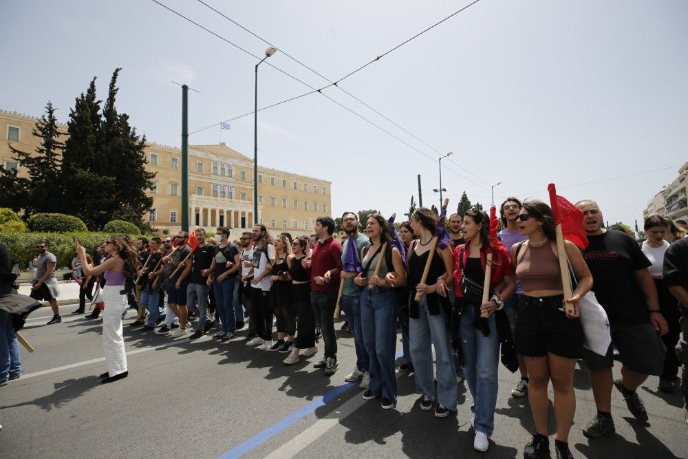 Νίκος Γ. Σακελλαρόπουλος: Απολιθώματα βαθέως παρελθόντος