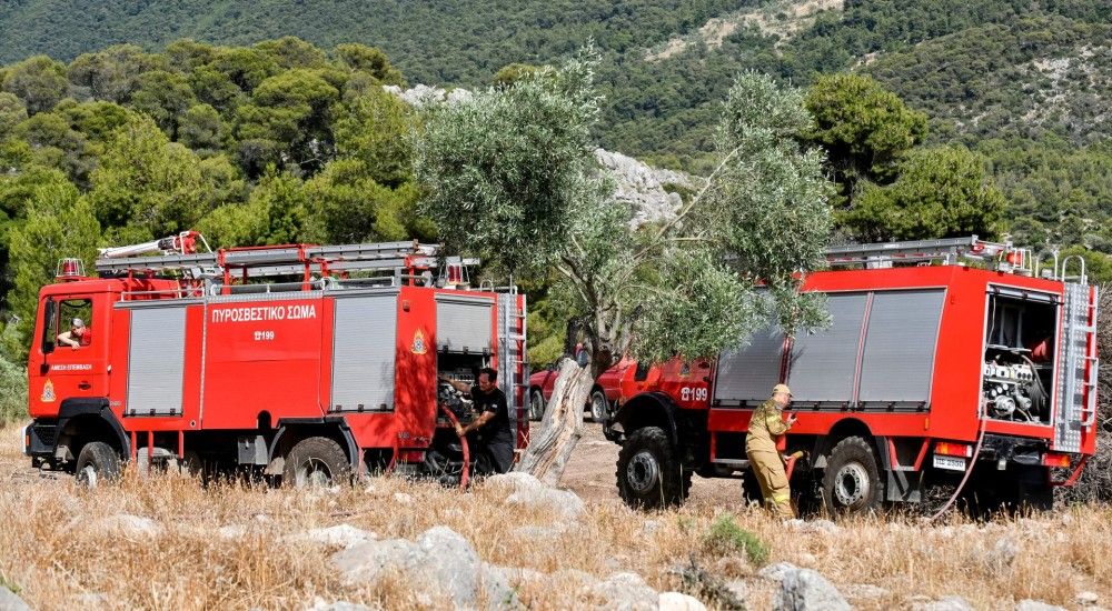 Υπό μερικό έλεγχο η φωτιά στη Ναύπακτο