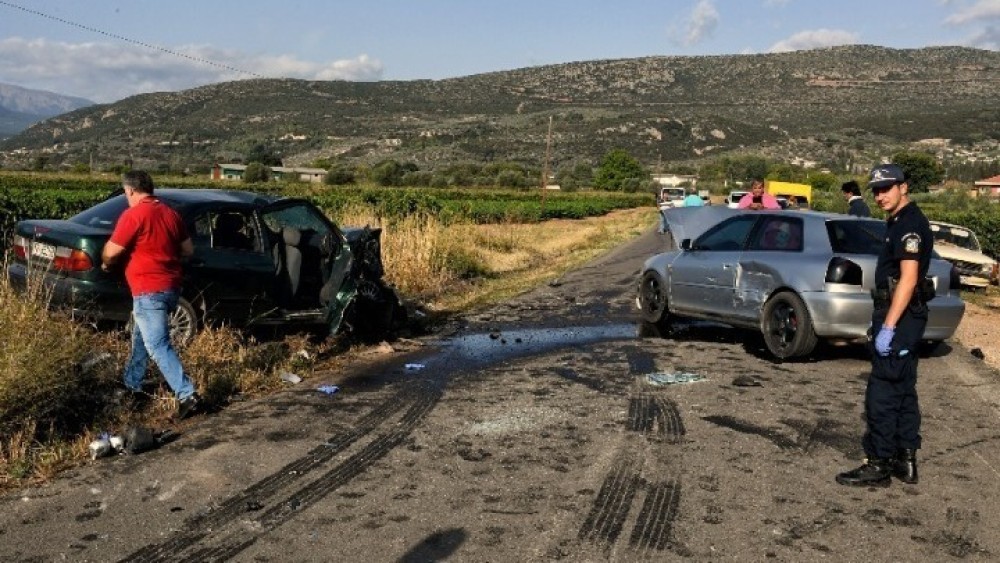 Κομοτηνή: Ένας νεκρός και 17 τραυματίες σε τροχαίο δυστύχημα με μετανάστες