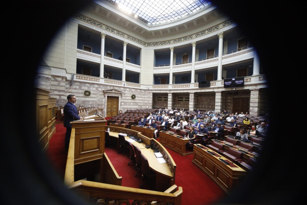 Μεσαία τάξη: Θέλει ν΄ αγιάσει κι ο Τσίπρας δεν την αφήνει