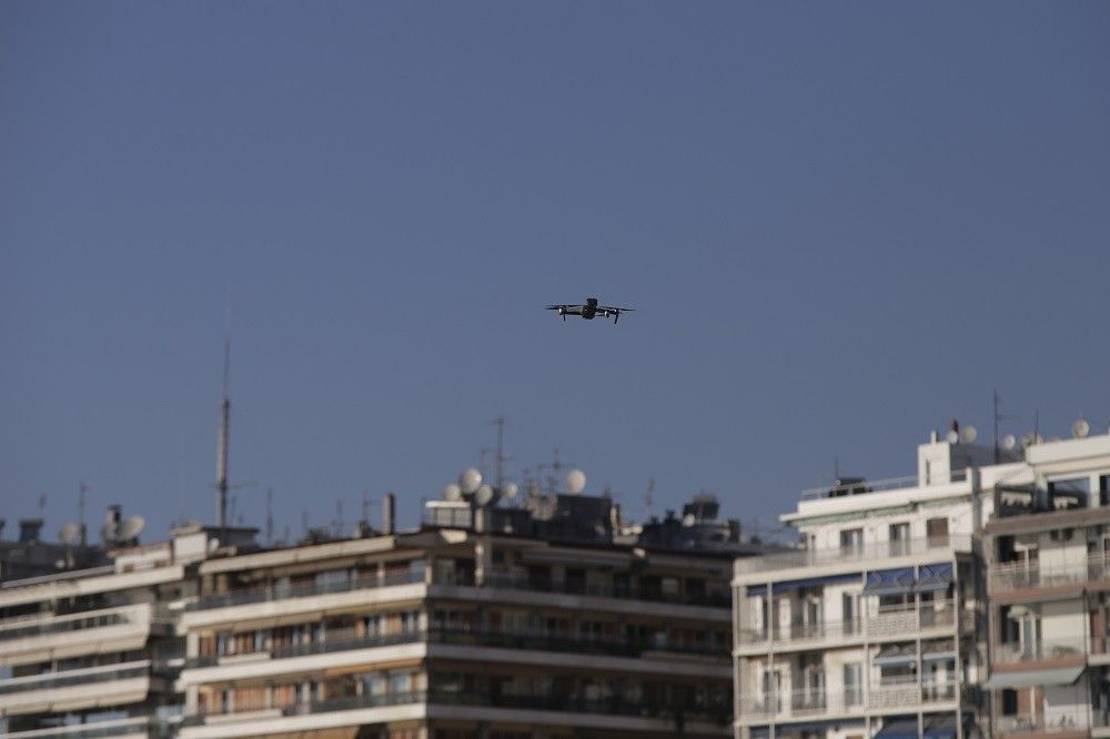 Θεσσαλονίκη: Drone προτρέπει τους πολίτες να μείνουν σπίτια τους (vid-pics)