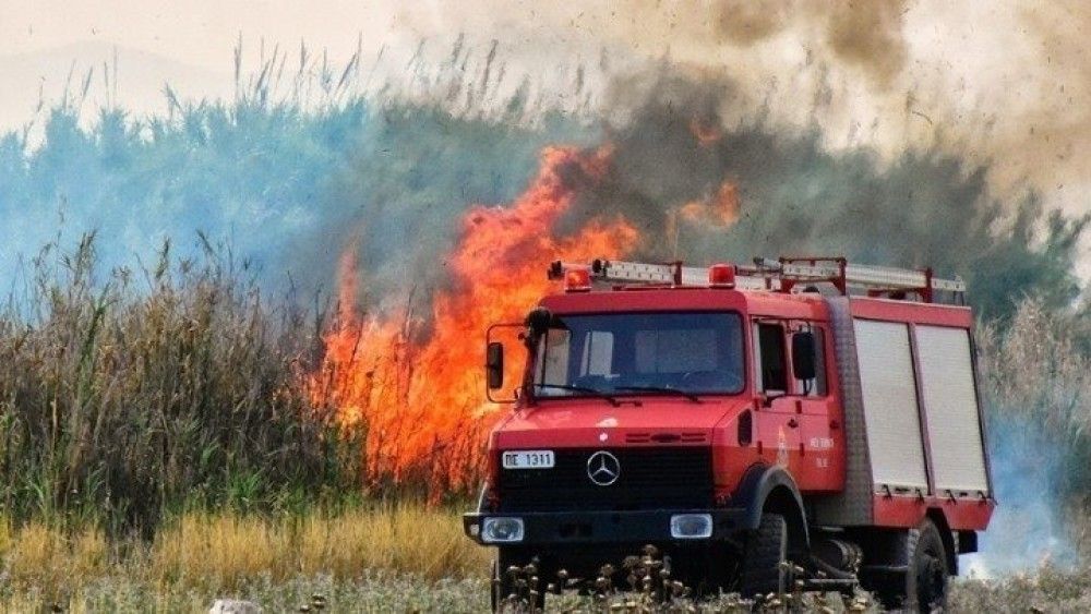 Λέσβος: Φωτιά τώρα στα Λιβάδια