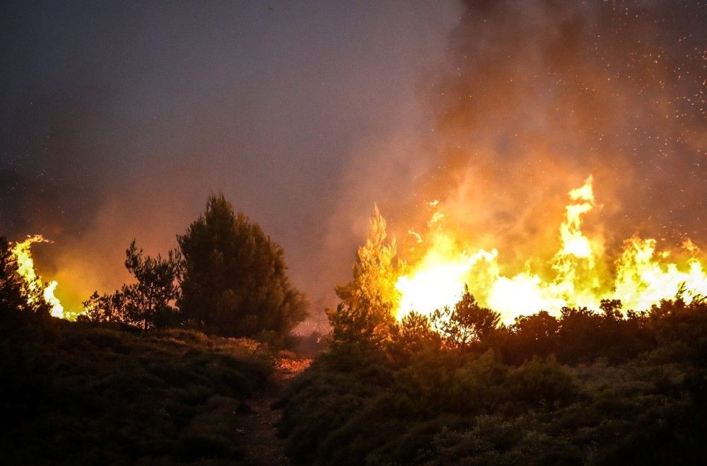 Η κλιματική κρίση έφερε Megafires και στην ευάλωτη Μεσόγειο &#8211; Πύρινη κόλαση σε Γαλλία, Ισπανία, Πορτογαλία