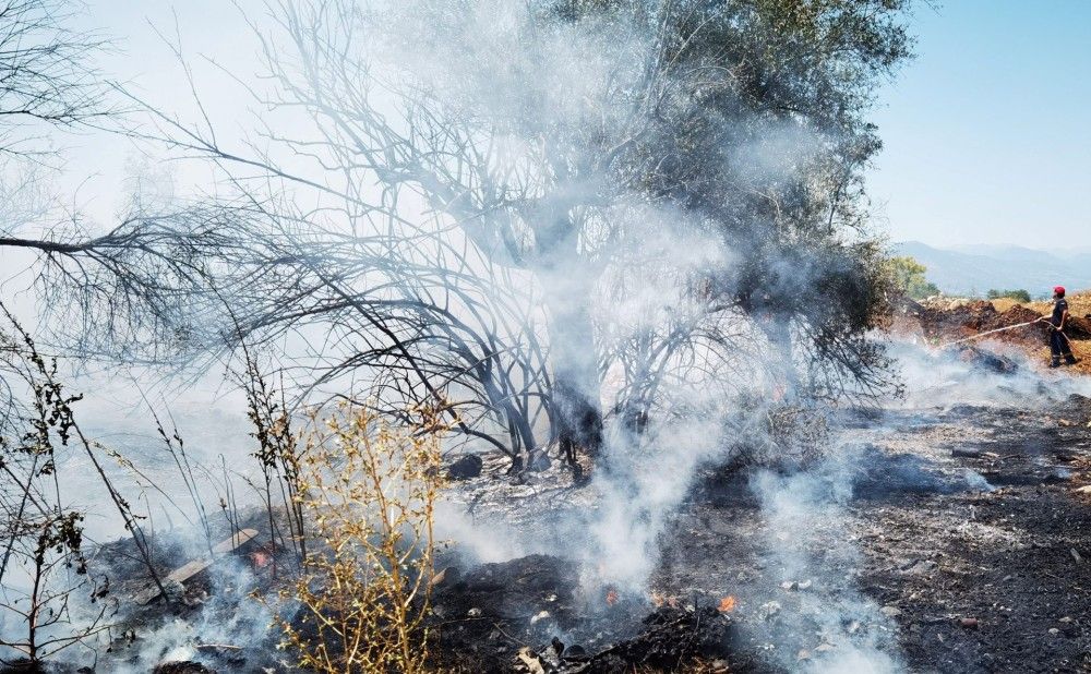 Σε εξέλιξη η πυρκαγιά στο Ντράφι Πεντέλης &#8211; Μήνυμα από το 112