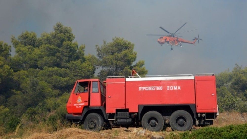 Φωτιά στο Ρέθυμνο: Επιχειρούν δύο ελικόπτερα