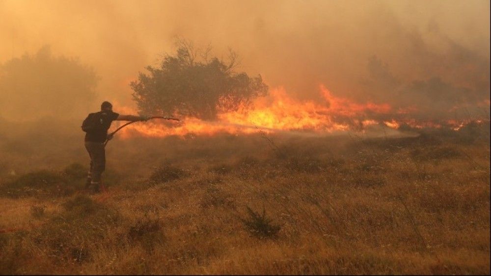 Διακοπές κυκλοφορίας στην Αττική οδό, λόγω της πυρκαγιάς στην Πεντέλη