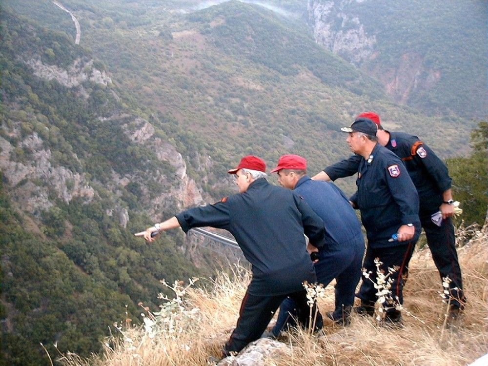 Δράμα: Εντοπίστηκαν οι ορειβάτες- Ένας άνδρας χωρίς αισθήσεις και ένας σοβαρά τραυματίας