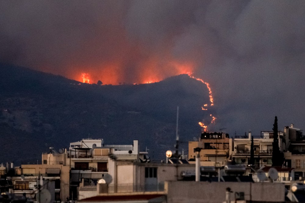 Φωτιά σε οικισμό στη Θεσπρωτία