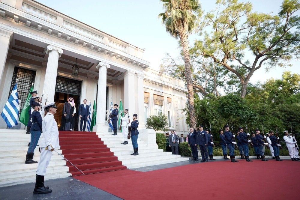 Συνάντηση Μητσοτάκη-Μπιν Σαλμάν: Μπαράζ συμφωνιών με τους Σαουδάραβες