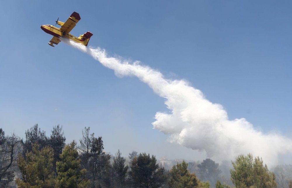 Καλαμάτα: Σε εξέλιξη η φωτιά στην περιοχή Ακριτοχώρι – Ξεκίνησαν τα εναέρια μέσα