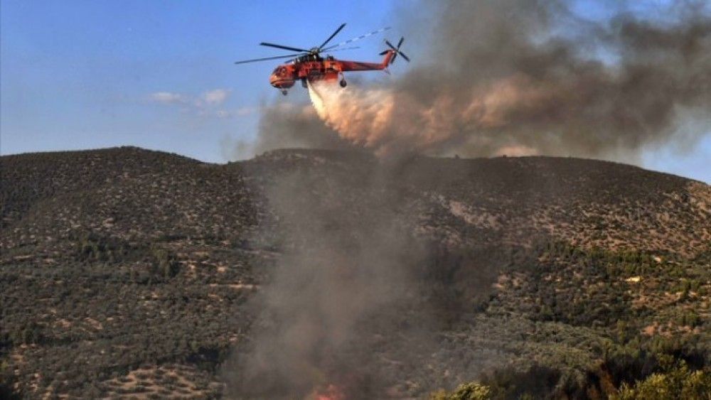 Σε τρία μέτωπα η πυρκαγιά στα Συκά Φθιώτιδας &#8211; Χτύπησαν οι καμπάνες στο χωριό