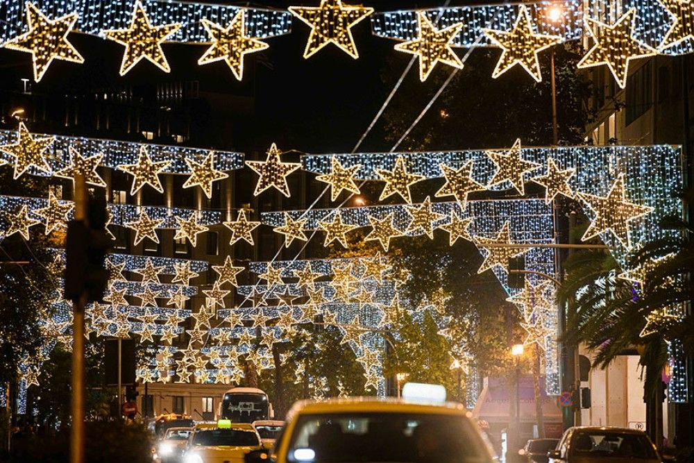 Χριστούγεννα με λιγότερα φώτα φέτος