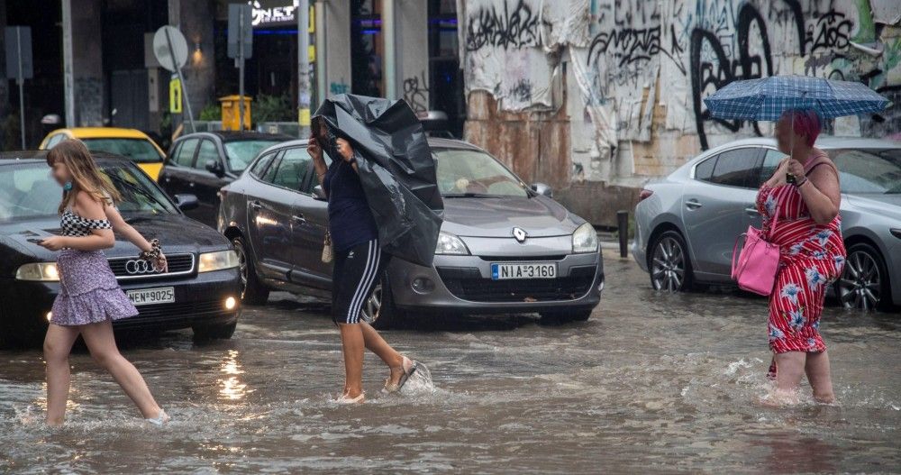 Μήνυμα από το 112 σε Θεσσαλία και Θεσσαλονίκη λόγω κακοκαιρίας