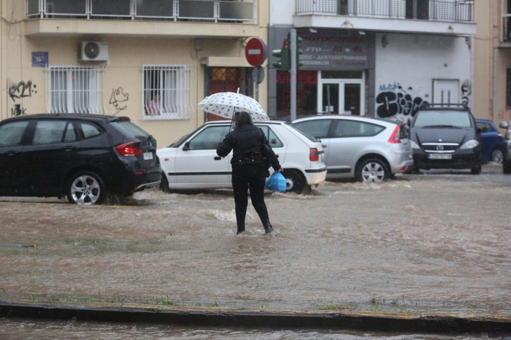 Μήνυμα από το 112 για επικίνδυνα καιρικά φαινόμενα-Οδηγίες προστασίας