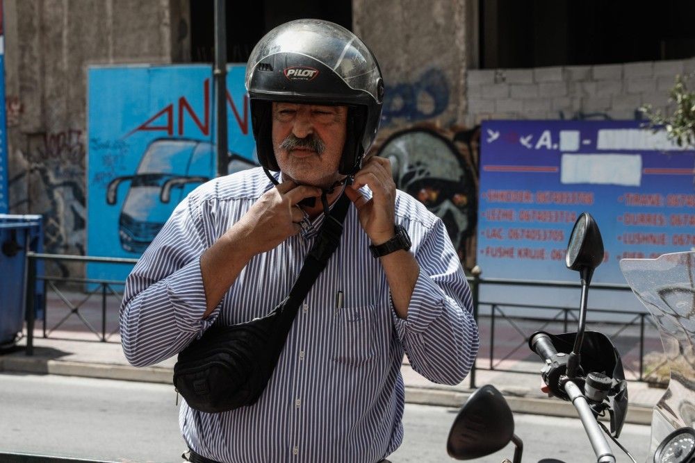 Στα κάγκελα με τον Τσίπρα ο Πολάκης και οι ταλιμπάν&#33;