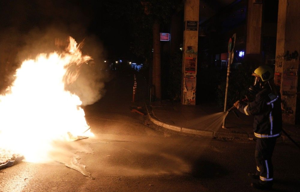 Προσαγωγές και σύλληψη στα νέα επεισόδια στα Εξάρχεια για την κατασκευή του Μετρό