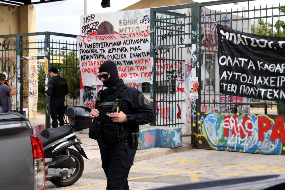 Ζωγράφου: 22 οι συλλήψεις στην επιχείρηση της ΕΛΑΣ στην Πανεπιστημιούπολη-Βρέθηκαν όπλα