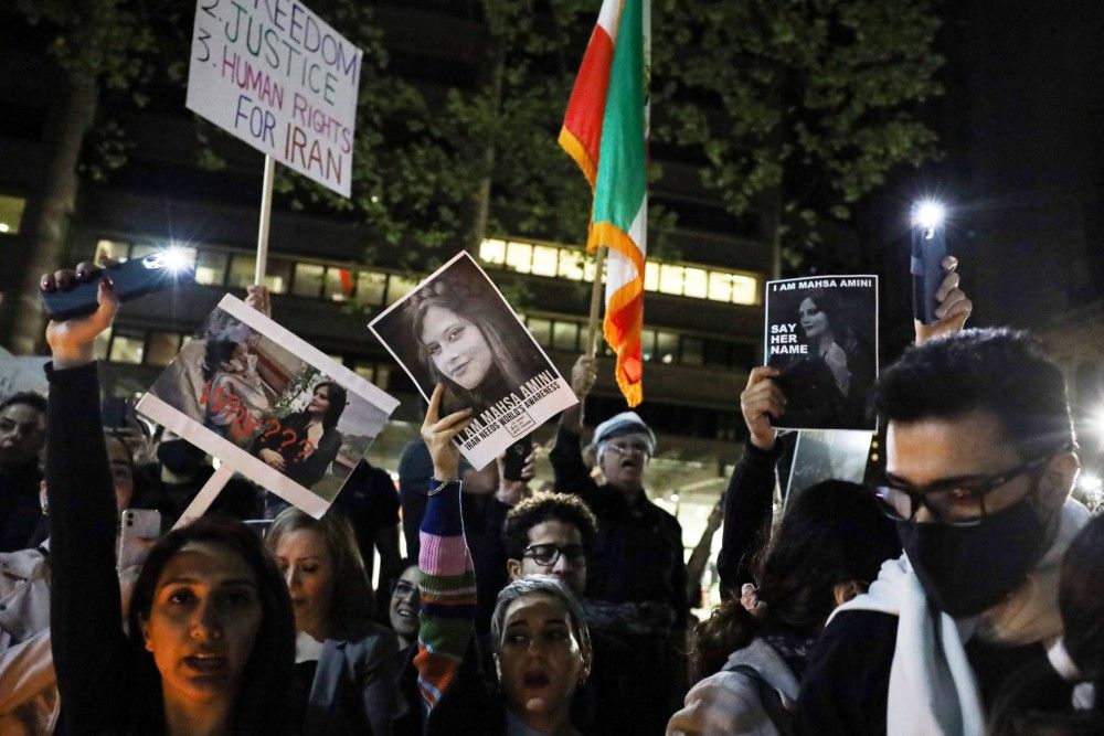 Υπό έλεγχο η φωτιά στις φυλακές πολιτικών κρατουμένων της Τεχεράνης