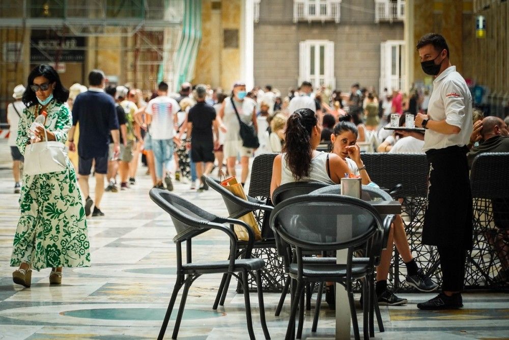 Λουκέτα και συλλήψεις σε καταστήματα υγειονομικού ενδιαφέροντος στην Αττική