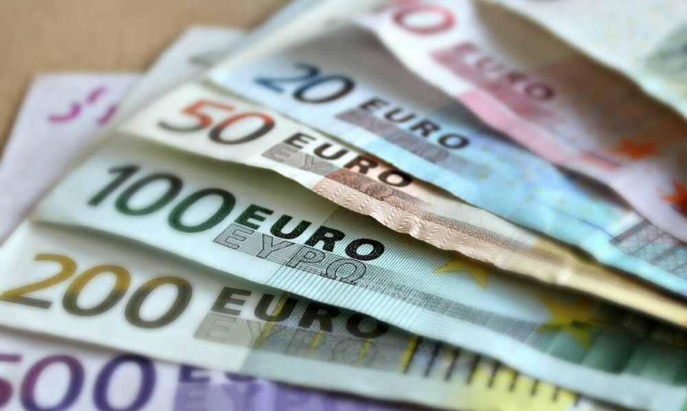 Οριακή άνοδο 0,06% σημειώνει το ευρώ έναντι του δολαρίου