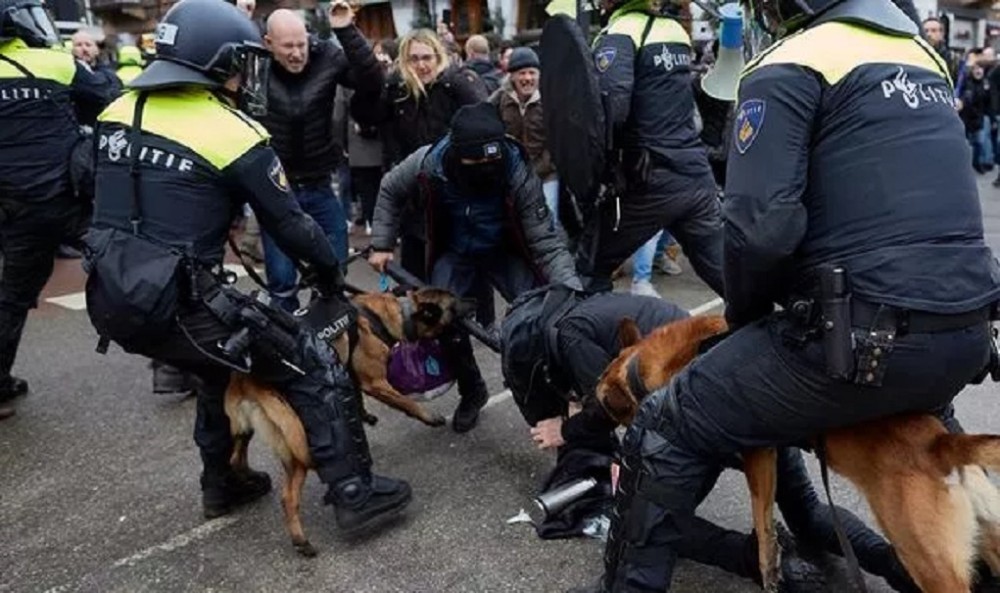 Αυστρία: επεισόδια και συλλήψεις διαδηλωτών που προσπάθησαν να εμποδίσουν συγκέντρωση ακροδεξιών