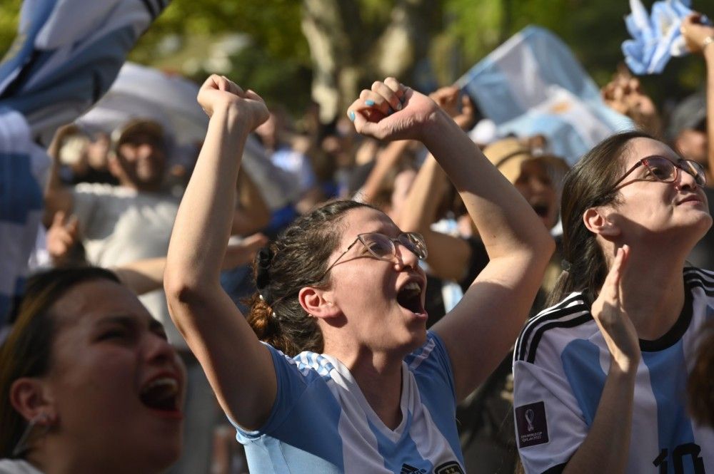 H κάτοχος του τίτλου κόντρα στη μεγάλη έκπληξη του Παγκοσμίου Κυπέλλου