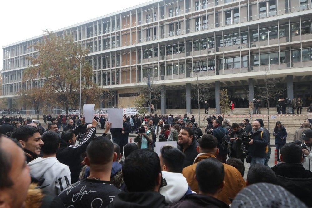 Έως τη Δευτέρα η απόφαση του Συμβουλίου Πλημμελειοδικών για τον αστυνομικό που πυροβόλησε τον 16χρονο Ρομά