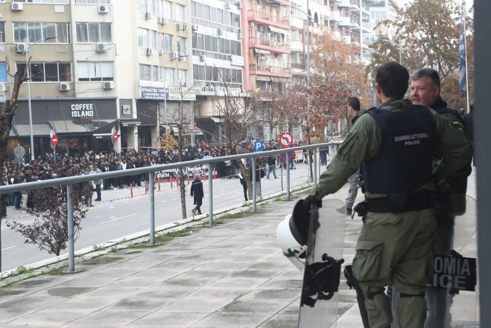 Σε κατ’ οίκον περιορισμό ο αστυνομικός που πυροβόλησε τον 16χρονο