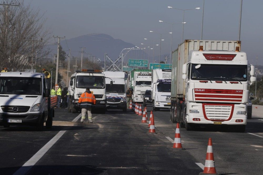 Καραμπόλα στην Εθνική-Άνοιξαν δύο λωρίδες προς Αθήνα