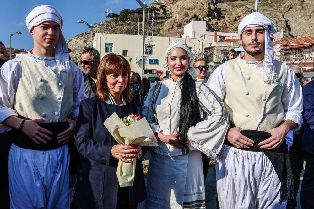 Στη Λήμνο η ΠτΔ: H σημερινή μέρα φέρνει το μήνυμα της νίκης του φωτός ενάντια στο σκότος