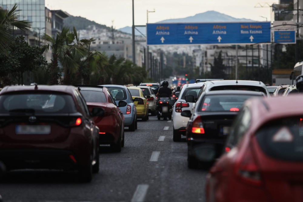 Μεγάλο μποτιλιάρισμα στον Κηφισό - Τρία τροχαία σημειώθηκαν στο ρεύμα προς Πειραιά