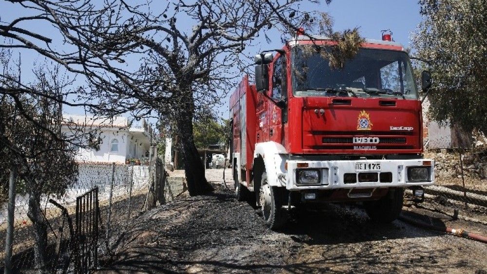 Στις φλόγες διώροφη κατοικία στη Χαλκιδική &#8211; Απεγκλωβίστηκε ένας 80χρονος