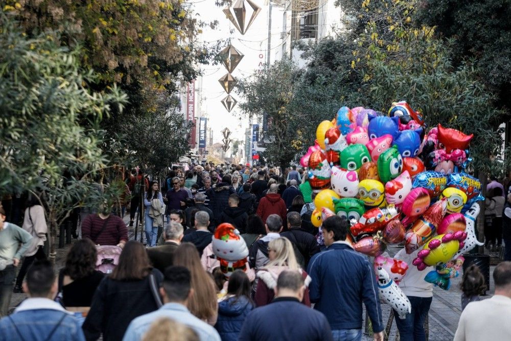 Εορταστικό ωράριο στα καταστήματα μέχρι την παραμονή Πρωτοχρονιάς