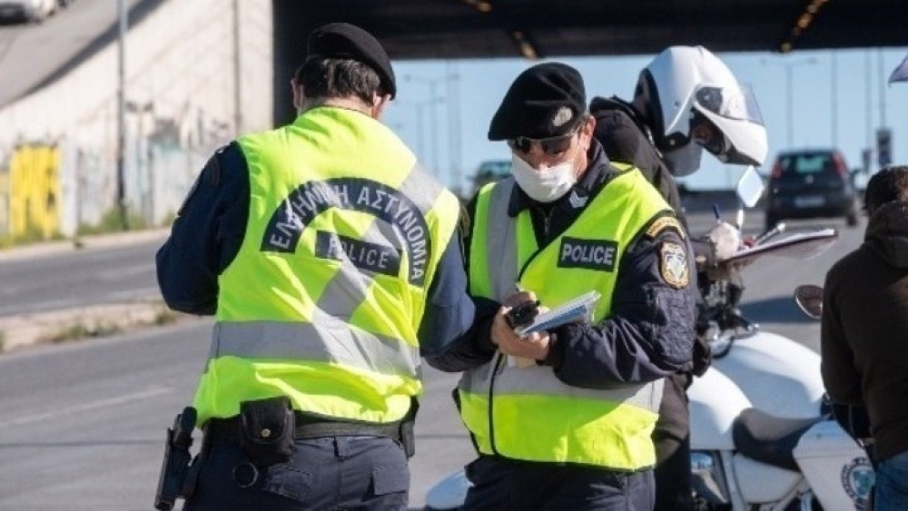 Έλεγχοι ΕΛΑΣ: 25 πρόστιμα για μη χρήση μάσκας