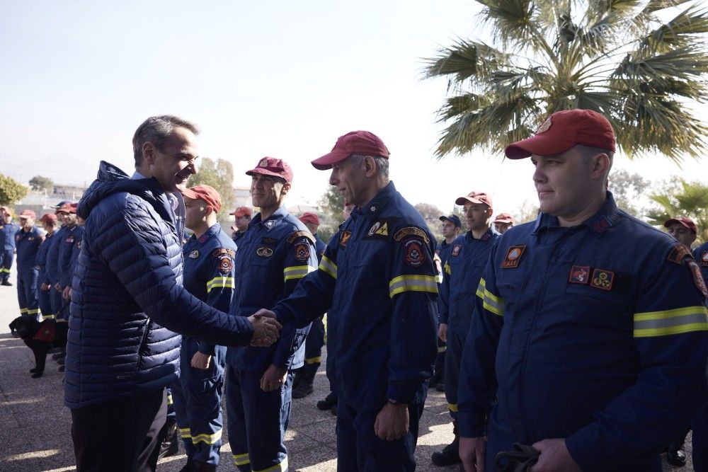 Στις εγκαταστάσεις της 1ης ΕΜΑΚ στην Ελευσίνα ο Μητσοτάκης: &#8220;Από καρδιάς ένα μεγάλο ευχαριστώ&#8221;