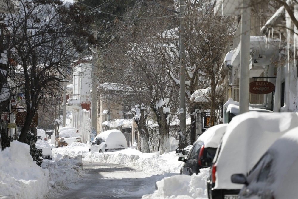 Κακοκαιρία: Τι ώρα κλείνουν φαρμακεία και σούπερ μάρκετ στα βόρεια προάστια της Αττικής