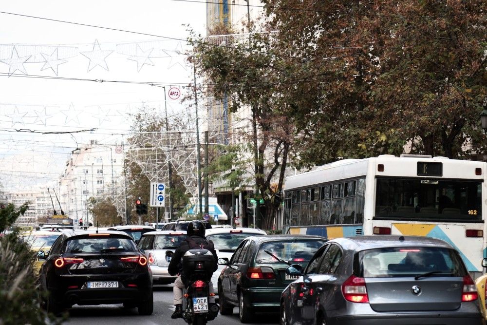 Κορυφώνεται η έξοδος για το τριήμερο &#8211; «Στο κόκκινο» Αττική Οδός και Κηφισός